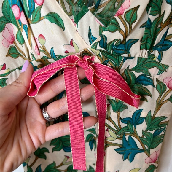 Diane Von Furstenberg Silk Woman’s Top - Size 4 - Picture 2 of 5